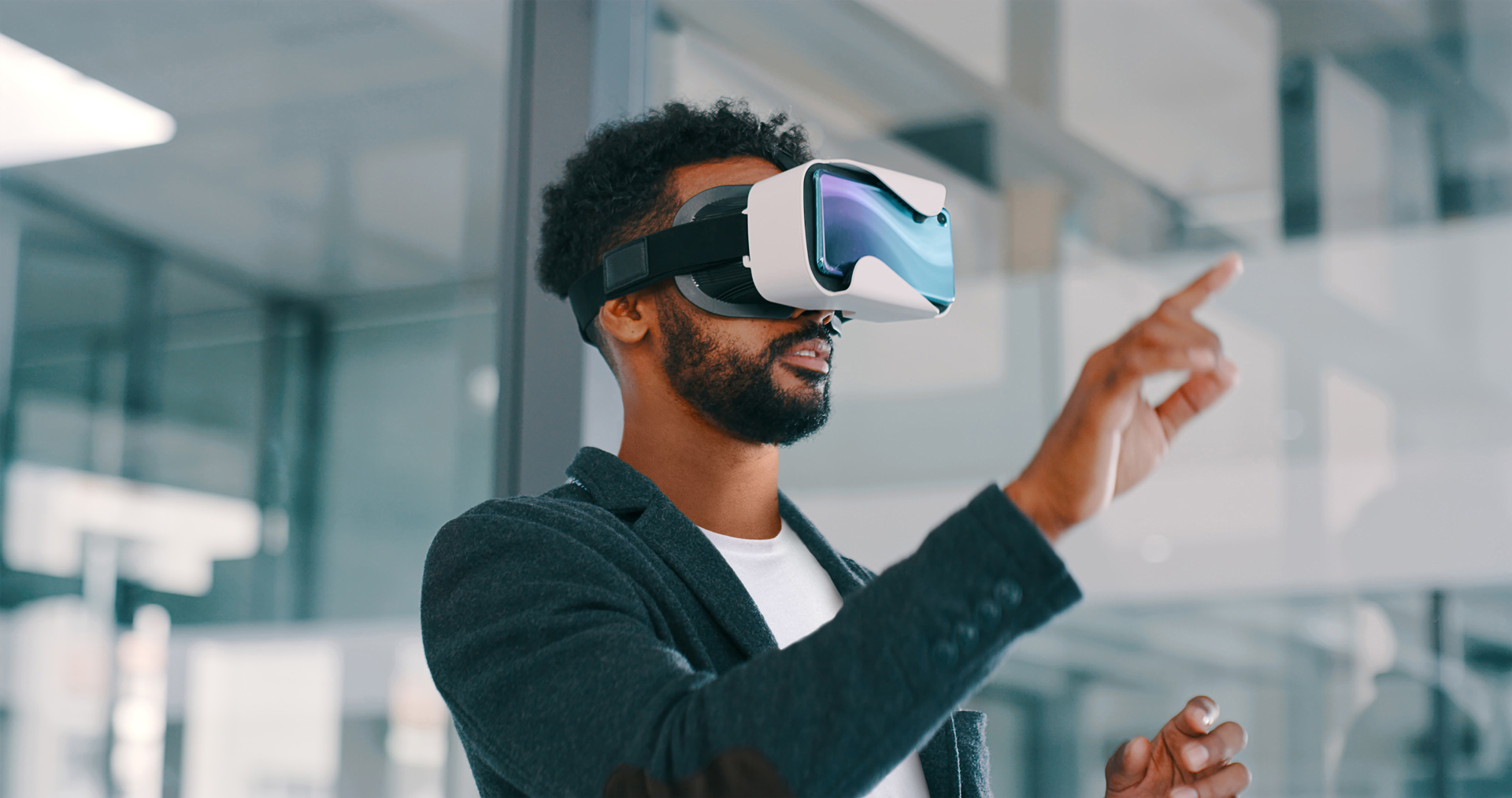 Carreira no Metaverso - As profissões do futuro  Muito se tem falado sobre  Realidade Virtual e o Metaverso, mas que profissões será que já existem  neste mundo? E o que está